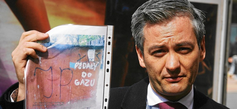 Biedroń po ataku: Policja nie zareagowała. "Byliśmy po siedmiu minutach"