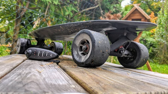 E-Scooter oder E-Skateboard? Die bessere Lösung für Pendler | TechStage