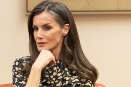 HALJINA kraljice Leticije skida dva konfekcijska broja: "PEGLA" jastučiće na bokovima, IZDUŽUJE TELO i savršeno stoji svima - od S do XXL