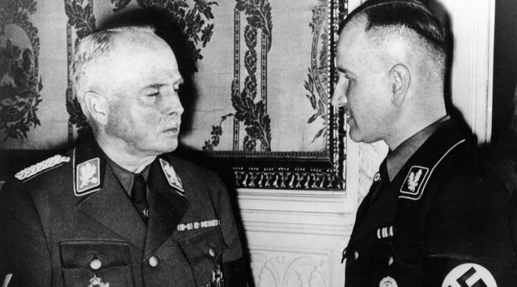 Károly Edvárd (balra) Ernst-Robert Grawitz SS-orvossal 1937-ben / fotó: Getty Images