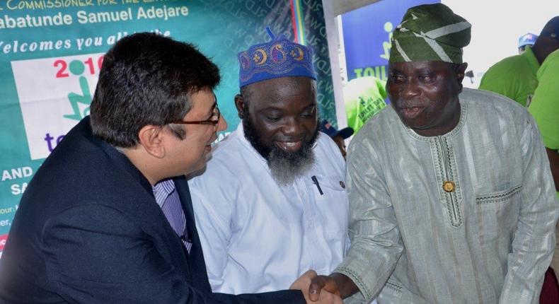 L-R: Managing Director, RB West Africa, Mr Rahul Murgai; Permanent Secretary, Lagos State Ministry of Environment, Engr. Adeyemi Saliu Abidemi and representative of Lagos State governor, Mr Babatunde Hunpe, Special Adviser to the governor on Environment at the 2016 World Toilet Day celebration held in Lagos in partnership with Harpic.