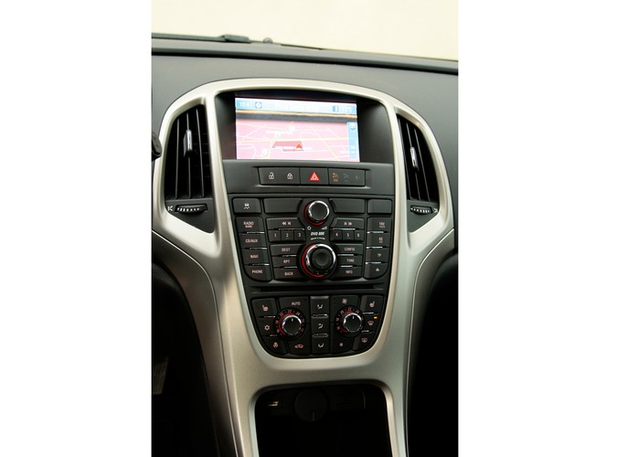 Do redakcji trafiła biała rakieta Opla z turbodoładowanym benzynowym silnikiem 1.4. Oto jak wygląda 140 KM z Gliwic w akcji...