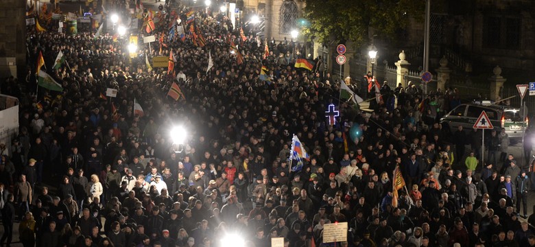 "Znowu tu są". W Niemczech rośnie nienawiść do uchodźców