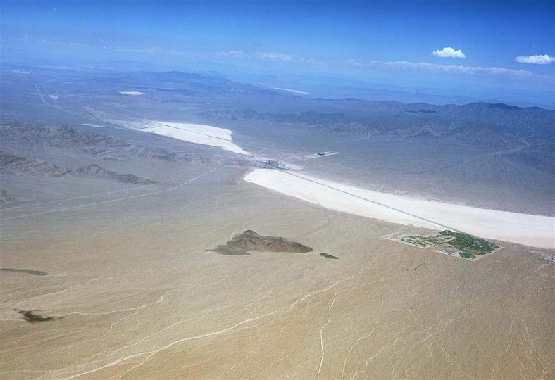 Pustynia Mojave w Kalifornii: tutaj powstanie największa elektrownia słoneczna świata: Ivanpah Solar Electric Generating System (ISEGS). Wybuduje ją firma BrightSource. Fot. materiały BrightSource