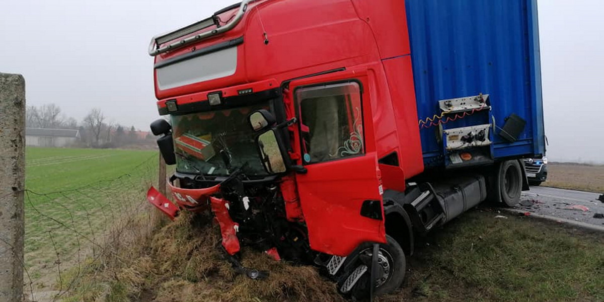 Śmiertelny wypadek pod Wrześnią. Nie żyją dwie osoby