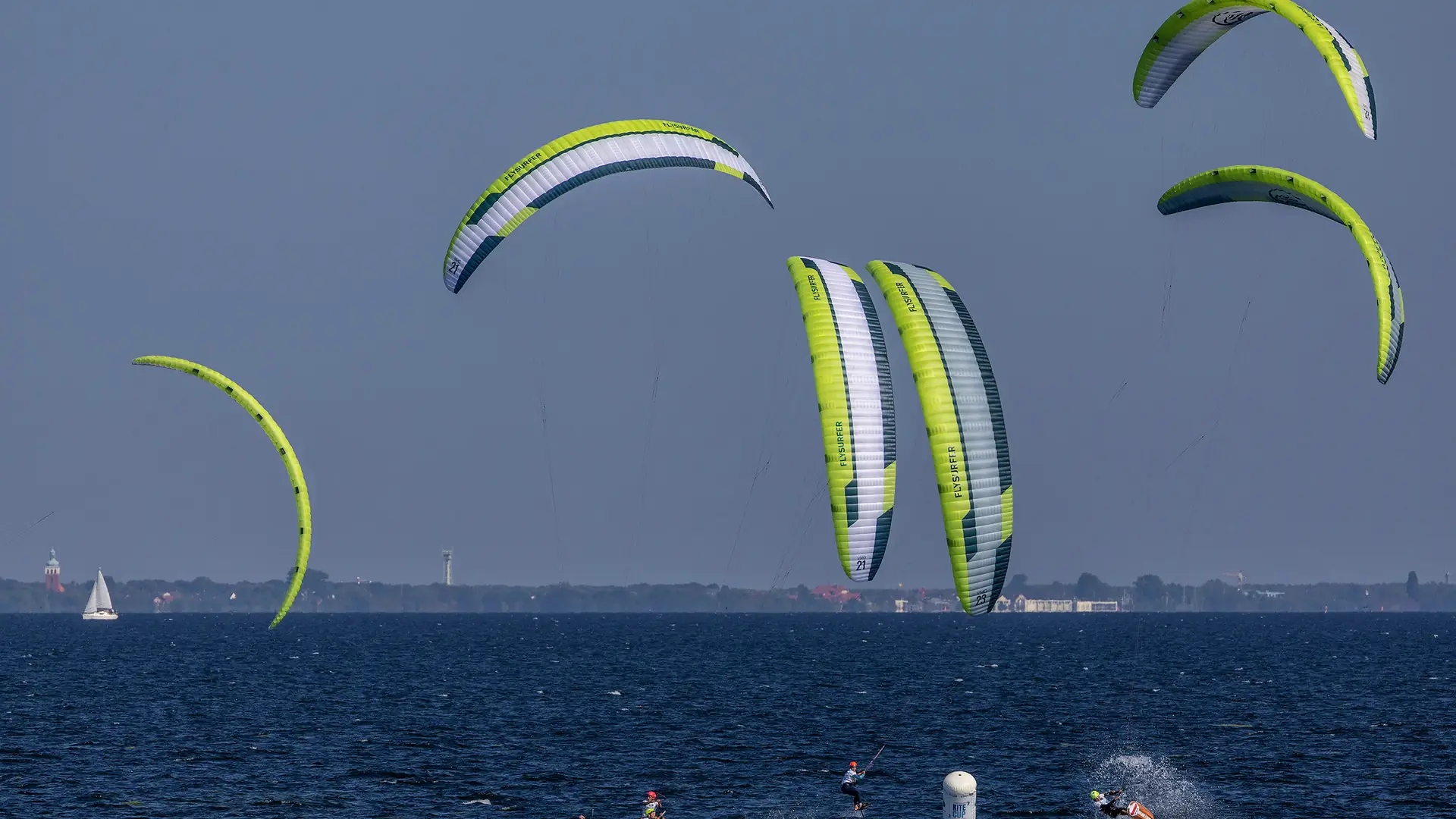 Polscy Kitesurferzy w szczytnym celu. Chodzi o zanieczyszczenie Bałtyku