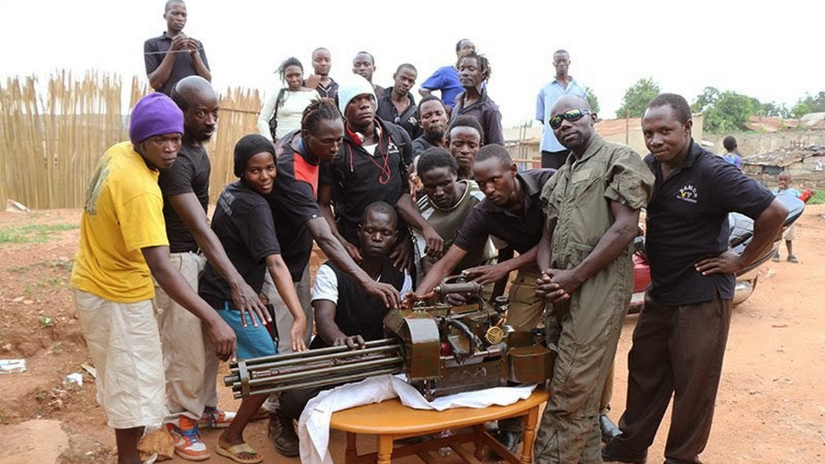 Isaac Nabwana reżyser filmów akcji z Ugandy ma fanów na całym świecie