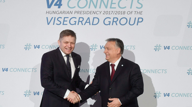 Orbán Viktor és  Robert Fico kormányfők a v4 csúcson, a magyar elnökség átadásakor /Fotó:profimedia