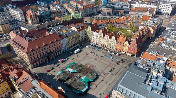 Plac Solny pozostanie wieczorami i w weekendy królestwem pieszych