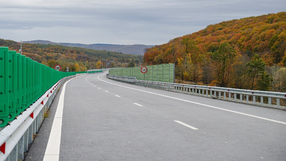 Încă 138 de kilometri de autostradă și drum expres vor fi deschiși până la finalul anului, anunță ministrul Transporturilor. Care sunt loturile vizate