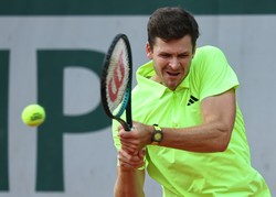 Blamaż Hurkacza w Paryżu. 18-latek pokonał go w pierwszej rundzie