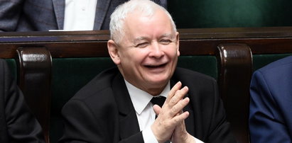 Kaczyński ma powody do radości. Jest jedno „ale”