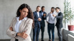 odzieranie z płci? europa nie czeka ze zmianą przepisów o równości kob