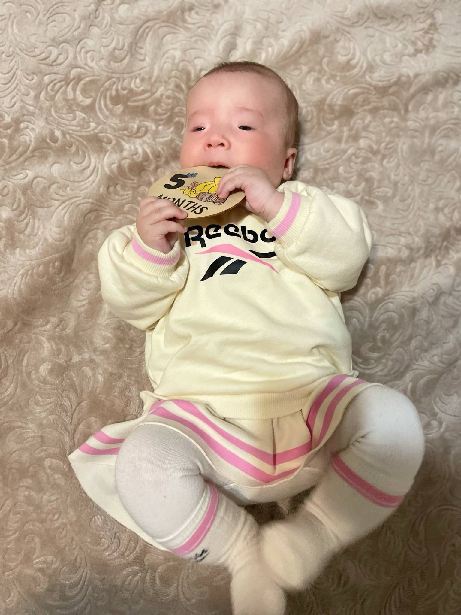  Sophia neotvárala oči tak, ako ostatné bábätká. 