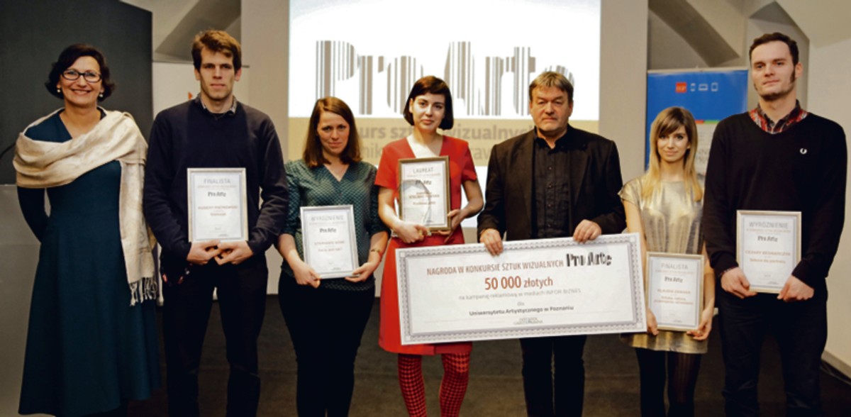 Rozdanie nagród Pro Arte. Od lewej: Jadwiga Sztabińska, redaktor naczelna DGP, Hubert Piątkowski, Stephanie Goede, Barbara Stelmachowska, prof. Marek Owsian, Klaudia Zawada oraz Cezary Bednarczyk