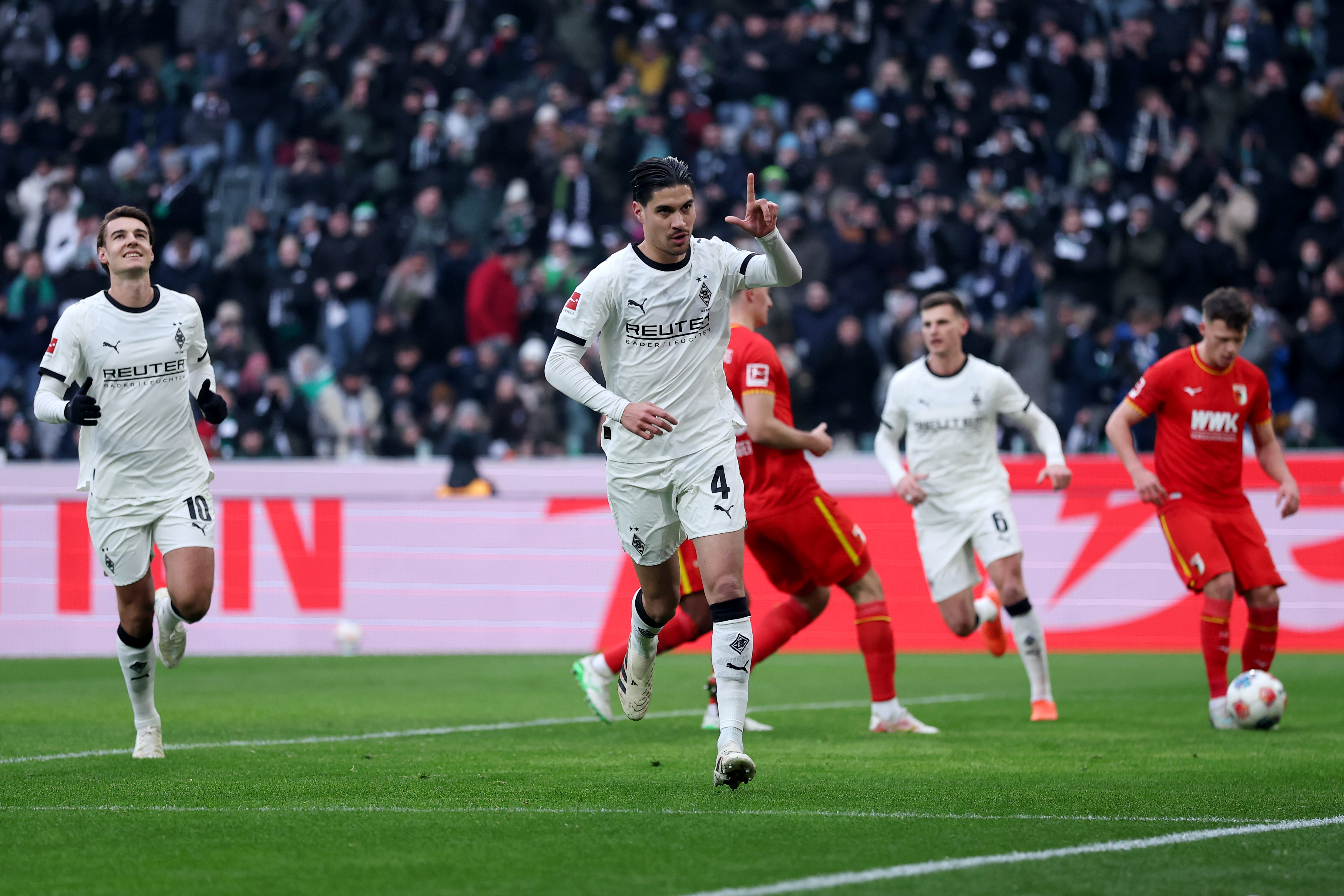 Gladbach zerlegt Augsburg 4:0 – Tabakovic-Doppelpack bei Kantersieg