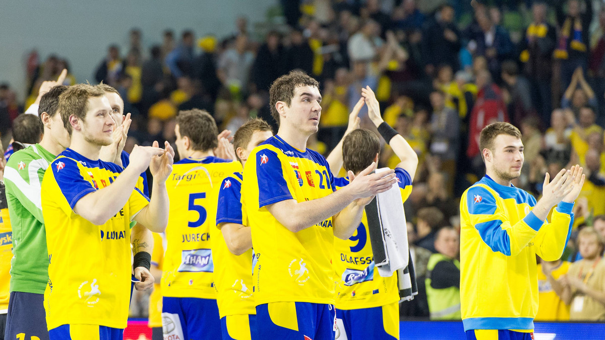 Piłkarze ręczni Vive Targów Kielce przegrali z Pick Szeged 25:26 (14:15) w pierwszym meczu 1/8 finału Ligi Mistrzów. To spora niespodzianka, ponieważ kielczanie w tym sezonie Champions League radzili sobie świetnie i byli wielkim faworytem tego spotkania.