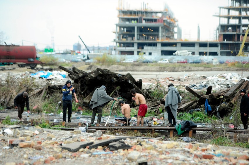 Neki migranti odbijaju da budu smešteni u centrima