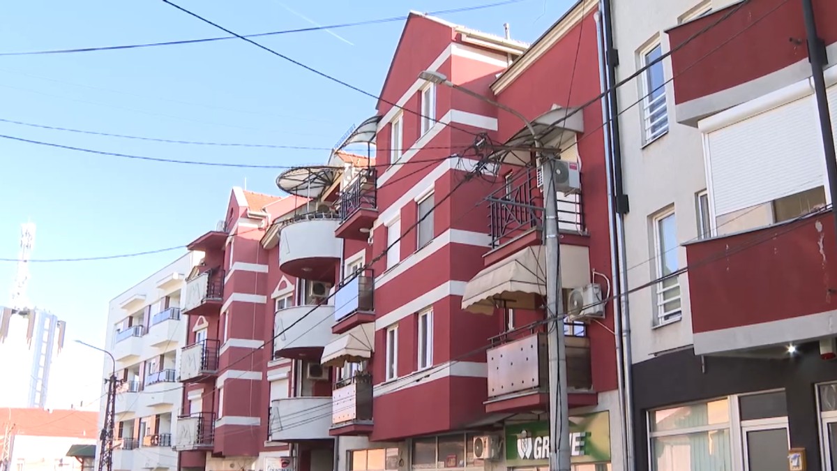 Zgrada u kojoj živi majka Anite Stanojlović, Angelina