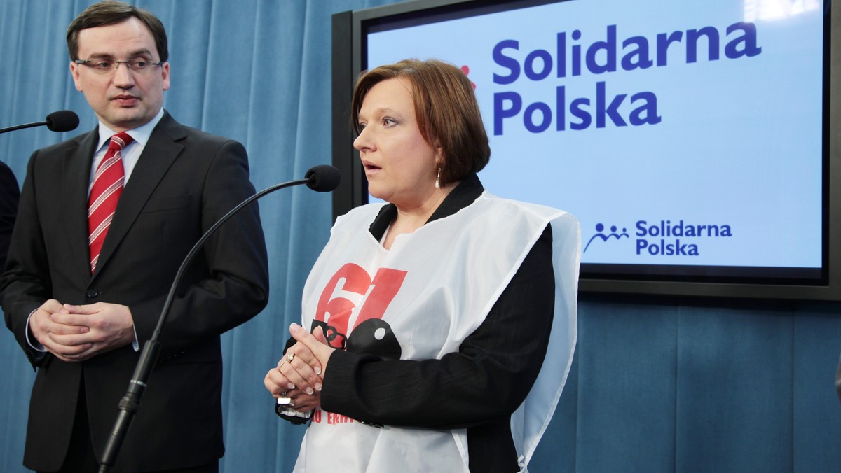 Solidarna Polska proponuje powołanie komisji obywatelskiej ds. wyjaśnienia katastrofy samolotu Tu-154M. Zasiadaliby w niej eksperci, a nie politycy. Komisja miałaby uprawnienia komisji śledczej.