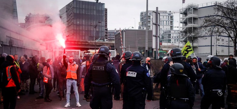 Niepokojące doniesienia z Francji. Policja stosuje wobec demonstrantów...