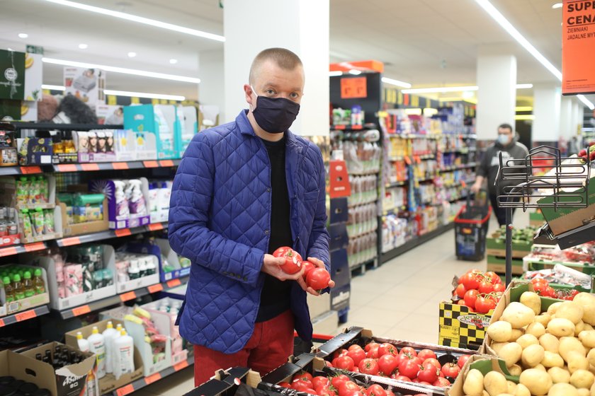 Koszyk Faktu zakupy. Duży wzrost cen jabłek i pomidorów w ciągu 2 tygodni