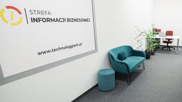 W wakacje można dodatkowo skorzystać z konsultacji z ekspertami EDIH, którzy podpowiedzą, jak przeprowadzić cyfrową zmianę w firmie za darmo.