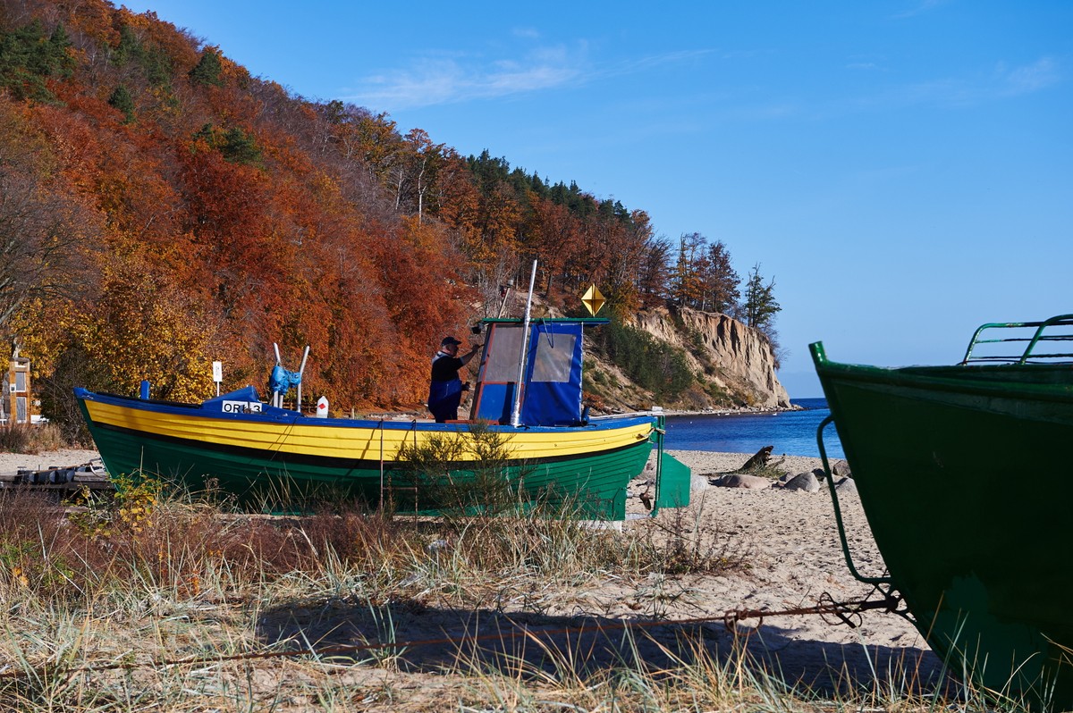 Pogodna jesień nad morzem w Gdyni Orłowie