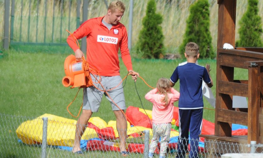 Kamil Glik Z Zona Marta I Coreczka Odpoczywa Na Mazurach