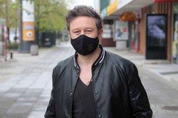 Piasek dokonał coming outu. "Tak, to jest piosenka o mnie"