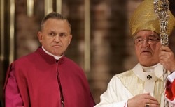 Abp Głódź powołał komisję, która zbada zarzuty molestowania nieletnich przez ks. Jankowskiego