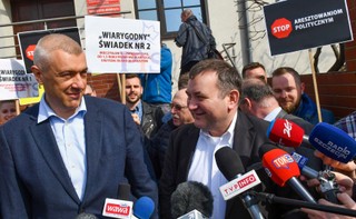 W apartamencie Stanisława Gawłowskiego mieściła się agencja towarzyska? Politycy PO, PSL i N opuścili TVP Info po tym pytaniu