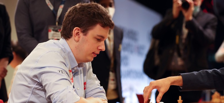 Duda przegrał z Carlsenem po dogrywce w finale Champions Chess Tour
