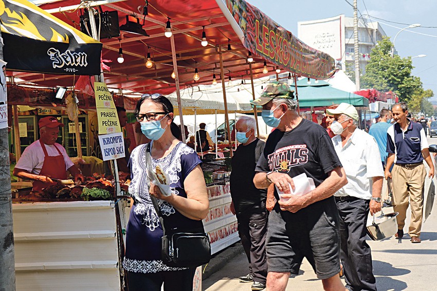 Vašar je okupio nekoliko hiljada ljudi usred epidemije
