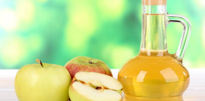 Dietetycy często zalecają picie octu jabłkowego. Ale czy wiesz, jakie są skutki uboczne?