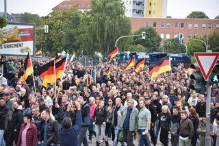 Niemcy: Merkel w Chemnitz wzywa do zdystansowania się od radykałów