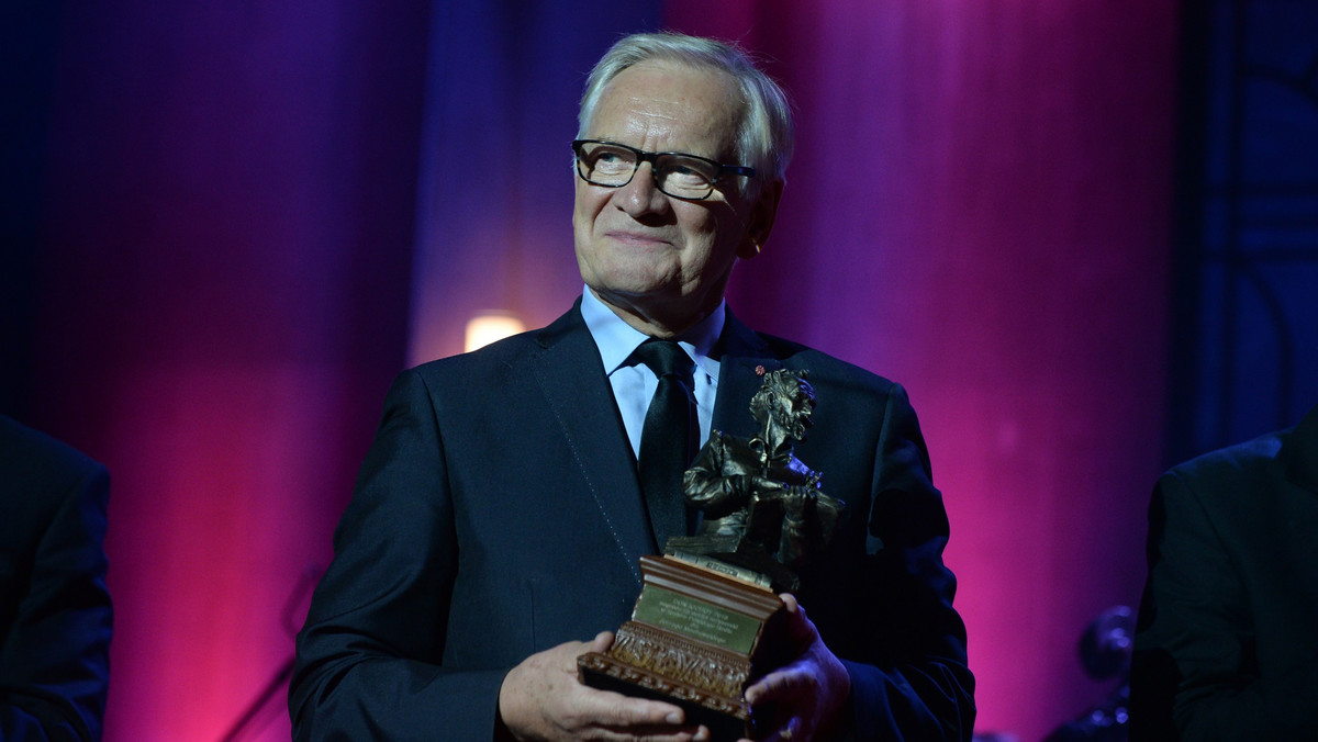 Aktorzy Ewa Kania, Arkadiusz Bazak i Ewa Dałkowska oraz Teatr Telewizji Polskiej zostali tegorocznymi laureatami Splendorów - nagród Teatru Polskiego Radia. Nagrodę specjalną Splendor Splendorów otrzymał aktor i reżyser Andrzej Seweryn, dyrektor naczelny Teatru Polskiego w Warszawie.