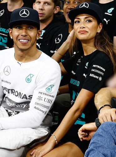 Lewis Hamilton mistrzostwo Formuły 1 fetował w towarzystwie Nicole Scherzinger