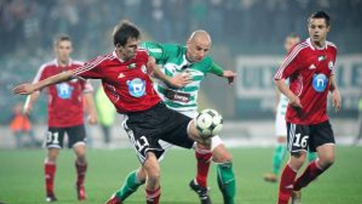 Napastnik Lechii Gdańsk, Tomasz Dawidowski powoli wraca do pełni sił - donosi oficjalny serwis pomorskiego klubu. Podczas ostatniego meczu ze Śląskiem we Wrocławiu nabawił się on lekkiego urazu biodra.