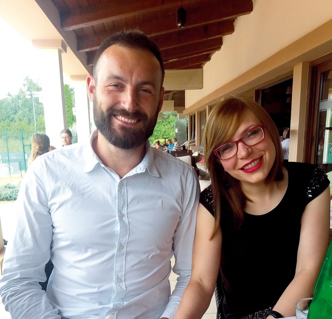Marija i Saša su se upoznali na osnovnim studijama. Ona je postala docent, a on je pokrenuo sopstveni biznis