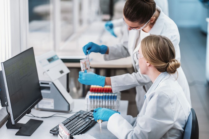 Skorpióméregből gyógyszer: jelentős áttörés az Alzheimer-kór gyógyításában
