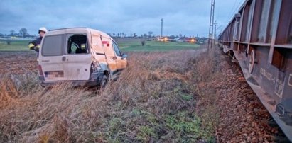 Groźny wypadek. Samochód zderzył się z pociągiem