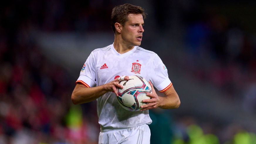 Cesar Azpilicueta nie trafi do FC Barcelona