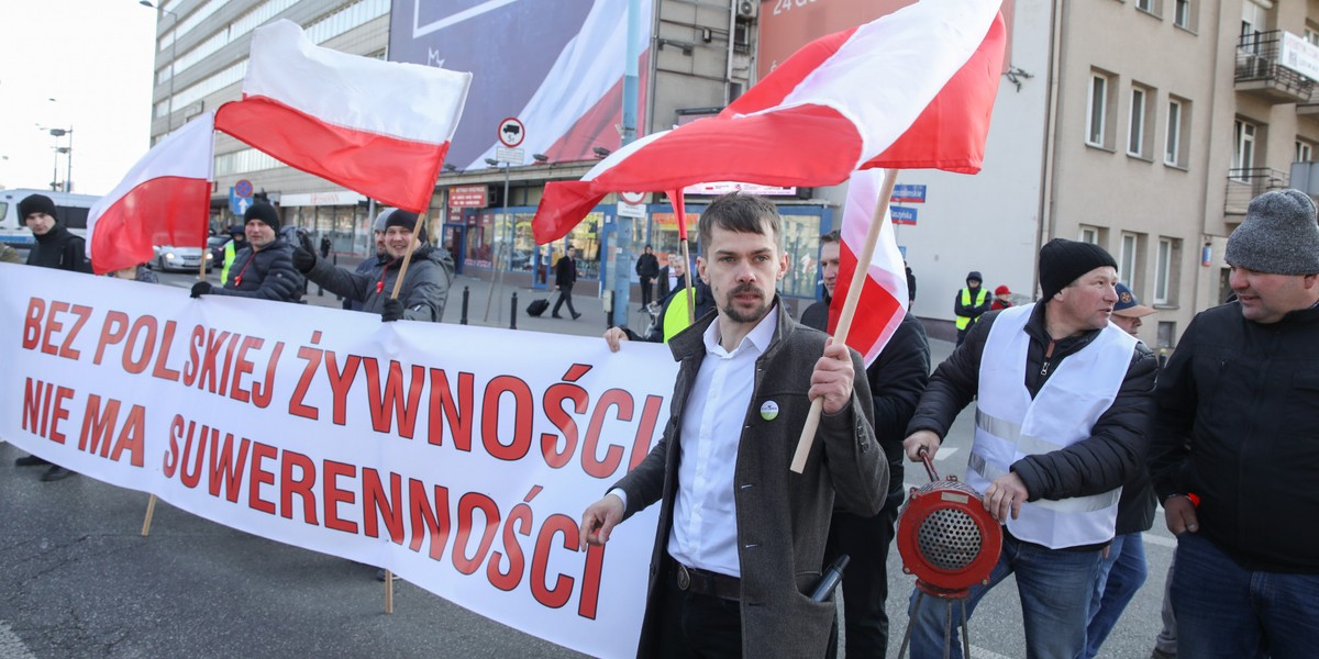 Rolnicy zrzeszeni w AGROunii przerwali konferencję prasową prezesa UOKiK, poświęconą ogłoszeniu decyzji w sprawie T.B. Fruit Polska.