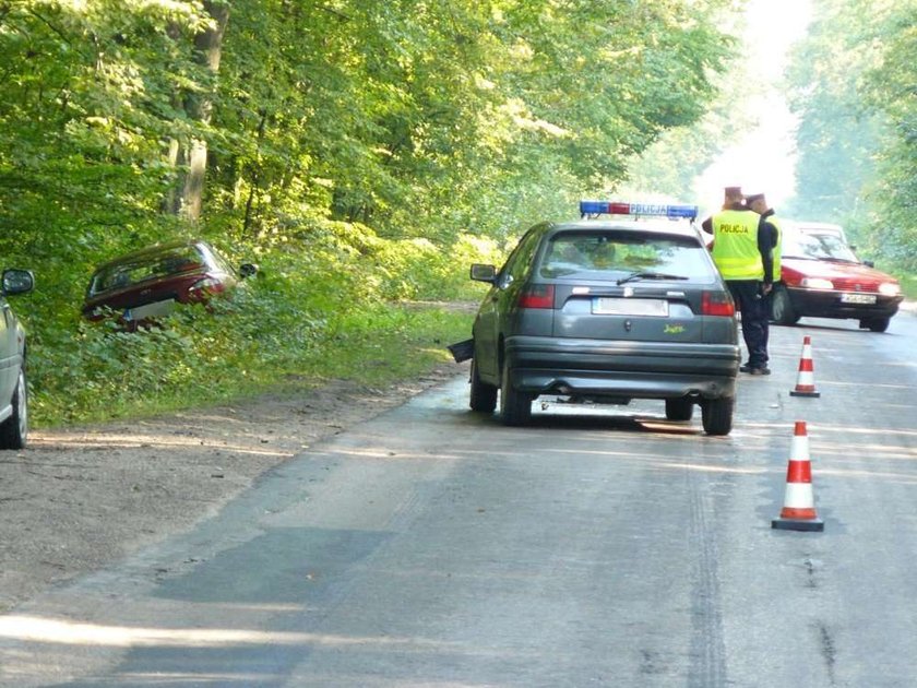 Wypadek! Zepchnął ciężarną do rowu