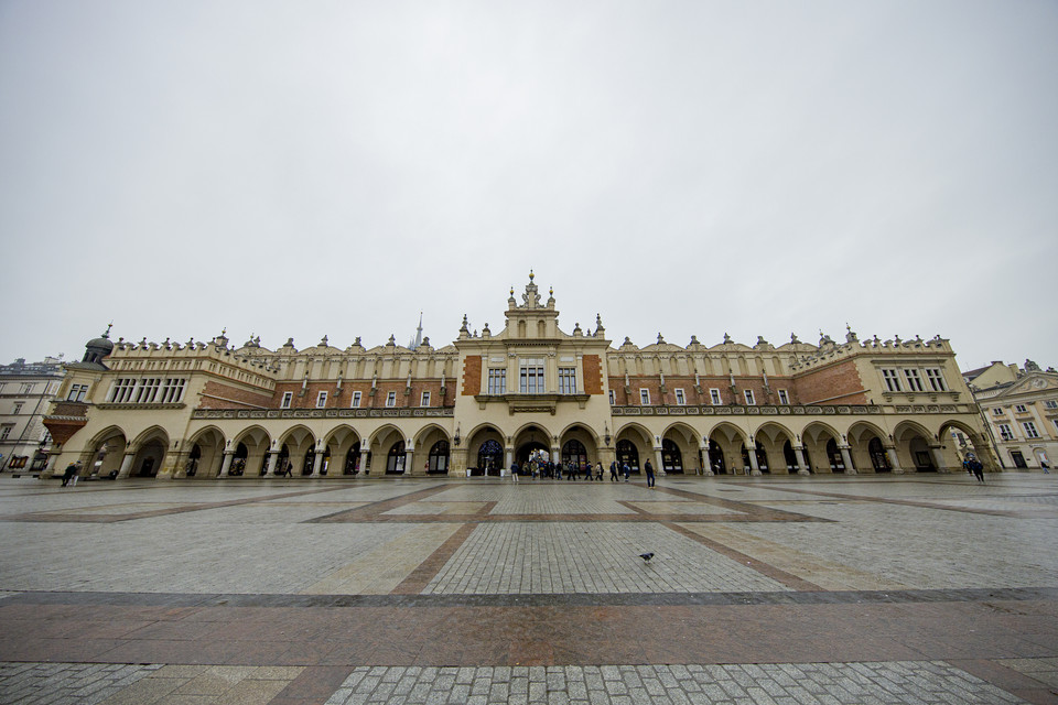 Zdjęcia z albumu Andrzeja Nowakowskiego "Czas. Rynek Główny w Krakowie"