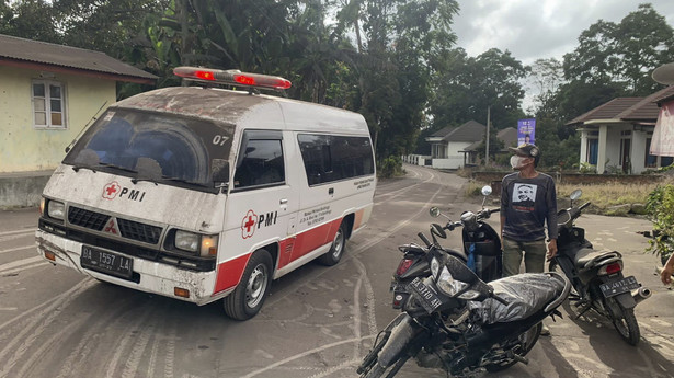 Indonezja po erupcji wulkanu Marapi