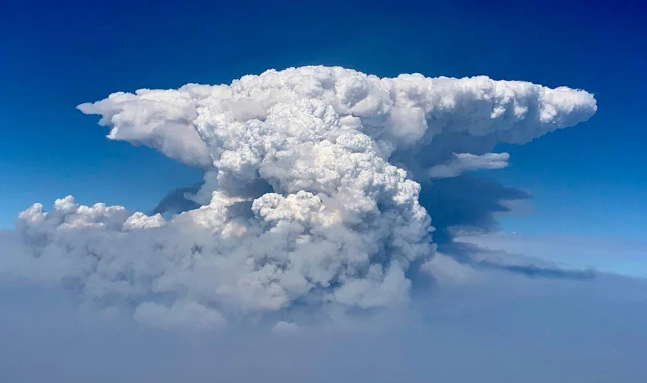 Požar Butleg u Oregonu pravi sopstveno vreme - pirokumulusni obak na jugu države
