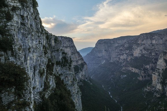 SNAŽAN ZEMLJOTRES POGODIO GRČKU! Tlo počelo da se trese u zoru, usledila serija potresa