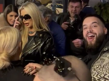 U CENTRU INTERNACIONALNE DRAME! Srpsku pevačicu (31) prozivaju širom sveta zbog navodne KRAĐE DIZAJNA - ONA ODMAH OBRISALA SVE! (FOTO)